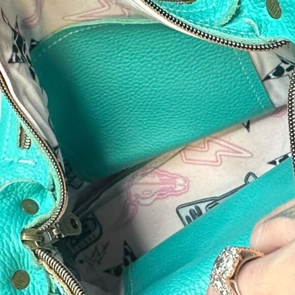 DANCING CACTUS DESIGNS Women’s Turquoise Tooled Leather Fringe Shoulder Bag - Picture 4 of 7